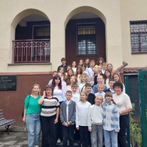 Młodzi recytatorzy z wizytą w Domu Polskim w Żytomierzu
